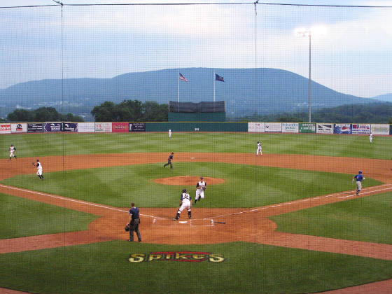 Ground ball to 3rd - State College Spikes